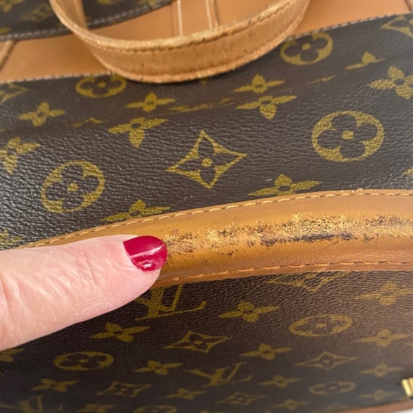 Louis Vuitton Monogram Bucket Shoulder Bag - Picture 9 of 12